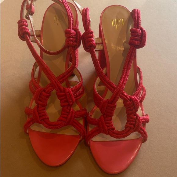 Cabi Tiptoe Sandal 4 1/2 " heel with round toe in GORGEOUS Red! - Picture 2 of 6